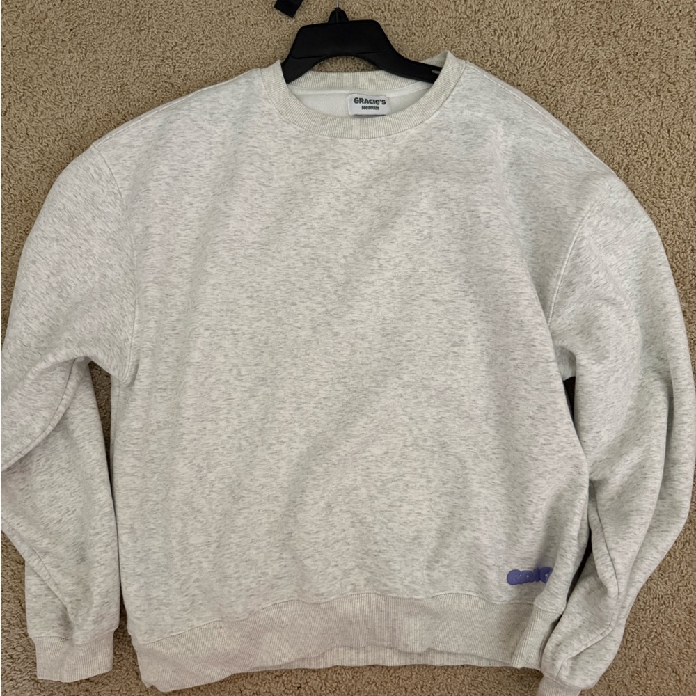Gracie‘s Light Gray Crewneck Sweatshirt - Women's backprint